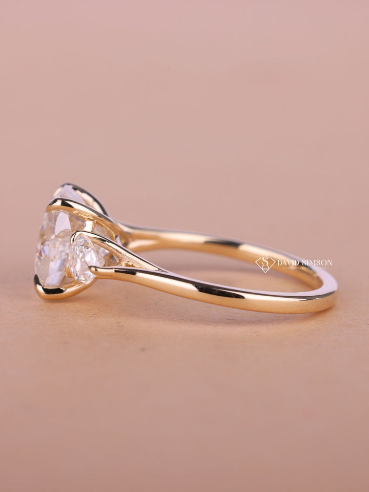 2.50CT-3.50CT Cushion Cut Moissanite Diamond Trilogy Engagement Ring