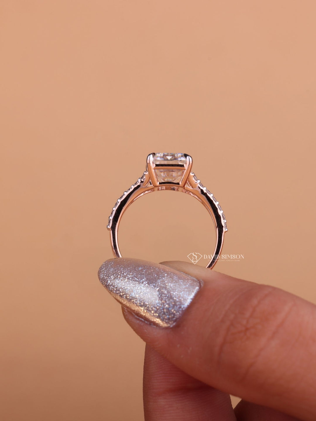 4.0CT-6.0CT Emerald Cut Moissanite Diamond Shank Engagement Ring