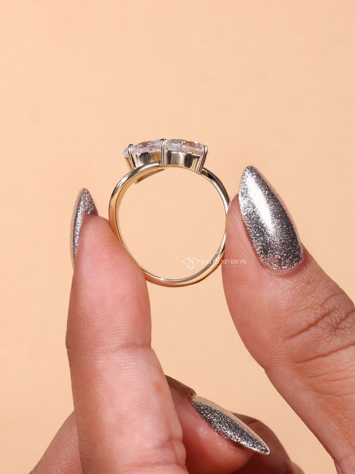 1.0CT Pear & 1.0CT Oval Cut Moissanite Toi et Moi Diamond Engagement Ring