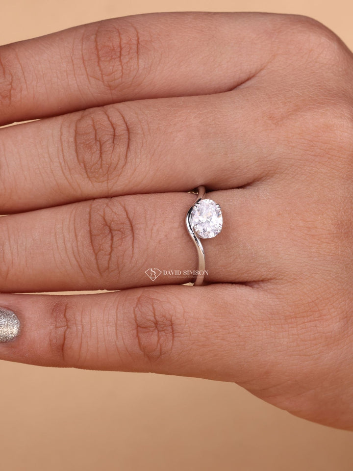 3.50CT-4.50CT Oval Cut Moissanite Curved Wave Diamond Engagement Ring