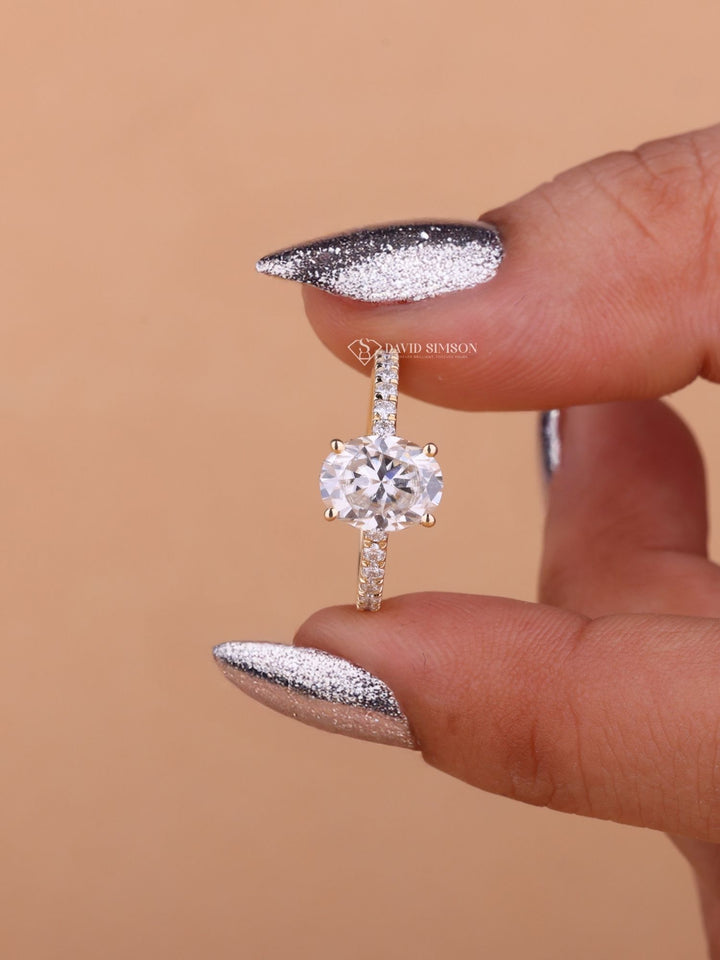 2.50CT-3.50CT Oval Cut Moissanite Diamond Hidden Halo Engagement Ring