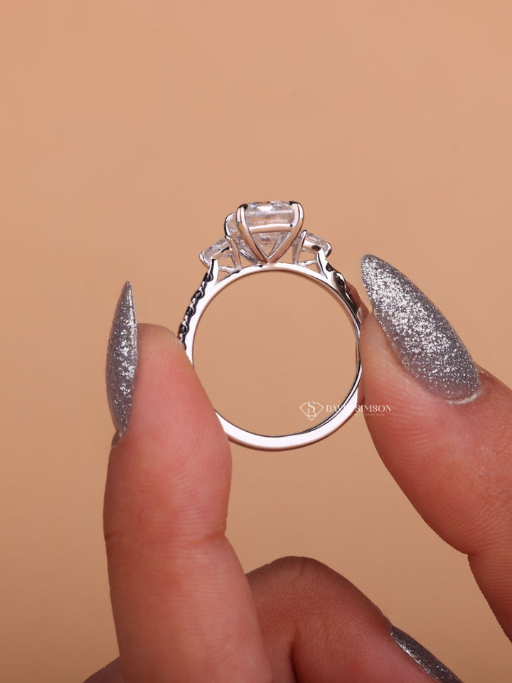 2.50CT-3.50CT Emerald Cut Moissanite Diamond Three Stone Engagement Ring