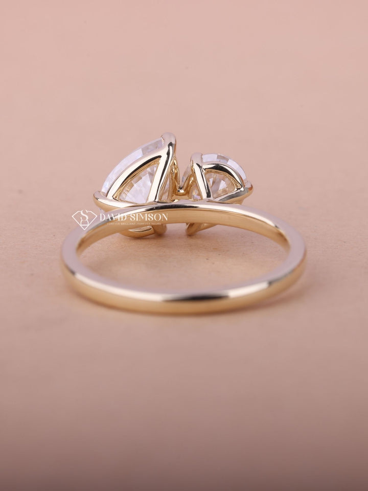 1.50CT-2.50CT Pear Cut Moissanite Toi et Moi Diamond Engagement Ring