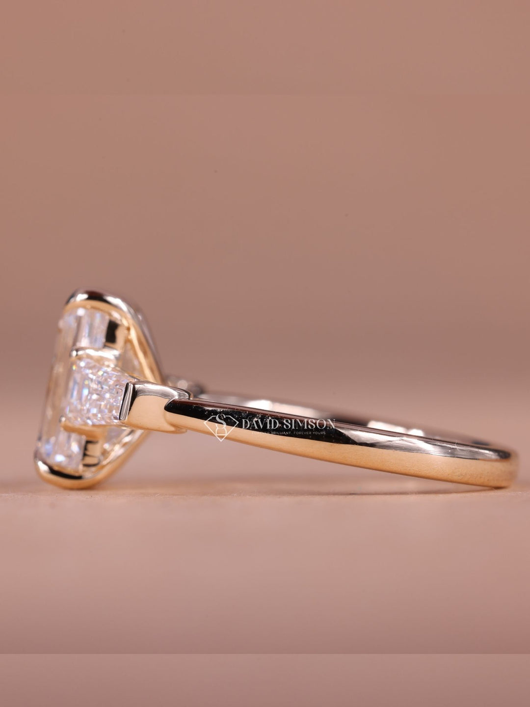 3.0CT-4.0CT Emerald Cut Moissanite Three Stone Diamond Engagement Ring
