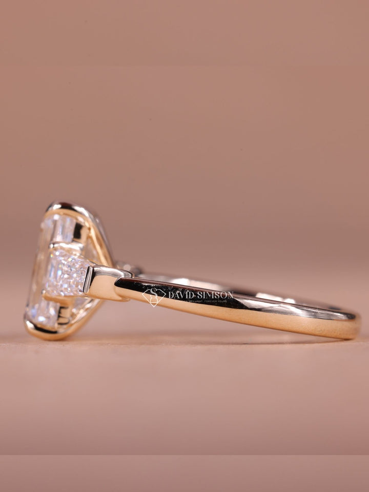 3.0CT-4.0CT Emerald Cut Moissanite Three Stone Diamond Engagement Ring