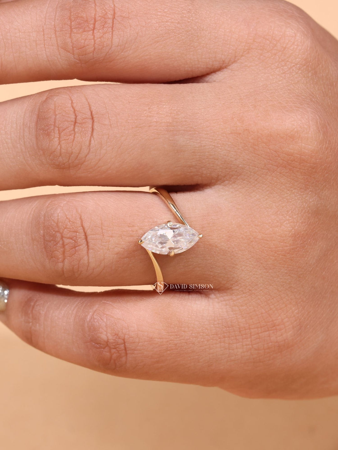 1.0CT-3.0CT Marquise Cut Moissanite Bypass Diamond Engagement Ring