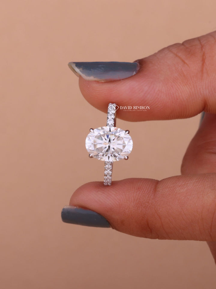 3.0CT-4.0CT Oval Cut Moissanite Hidden Halo Diamond Engagement Ring