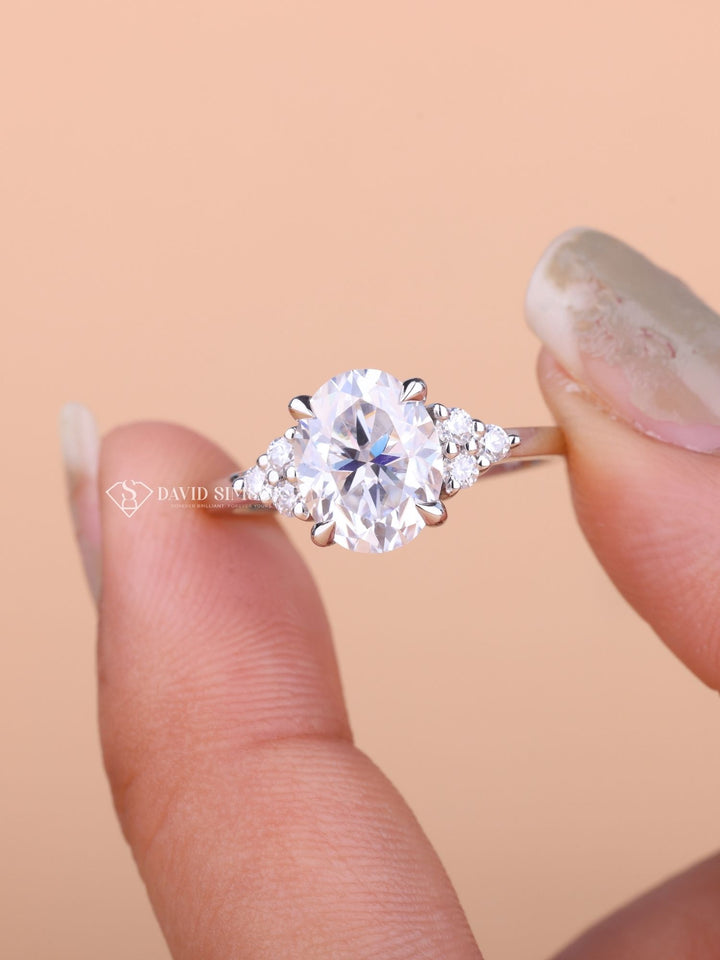 2.50CT-3.50CT Oval Cut Moissanite Cluster Diamond Engagement Ring