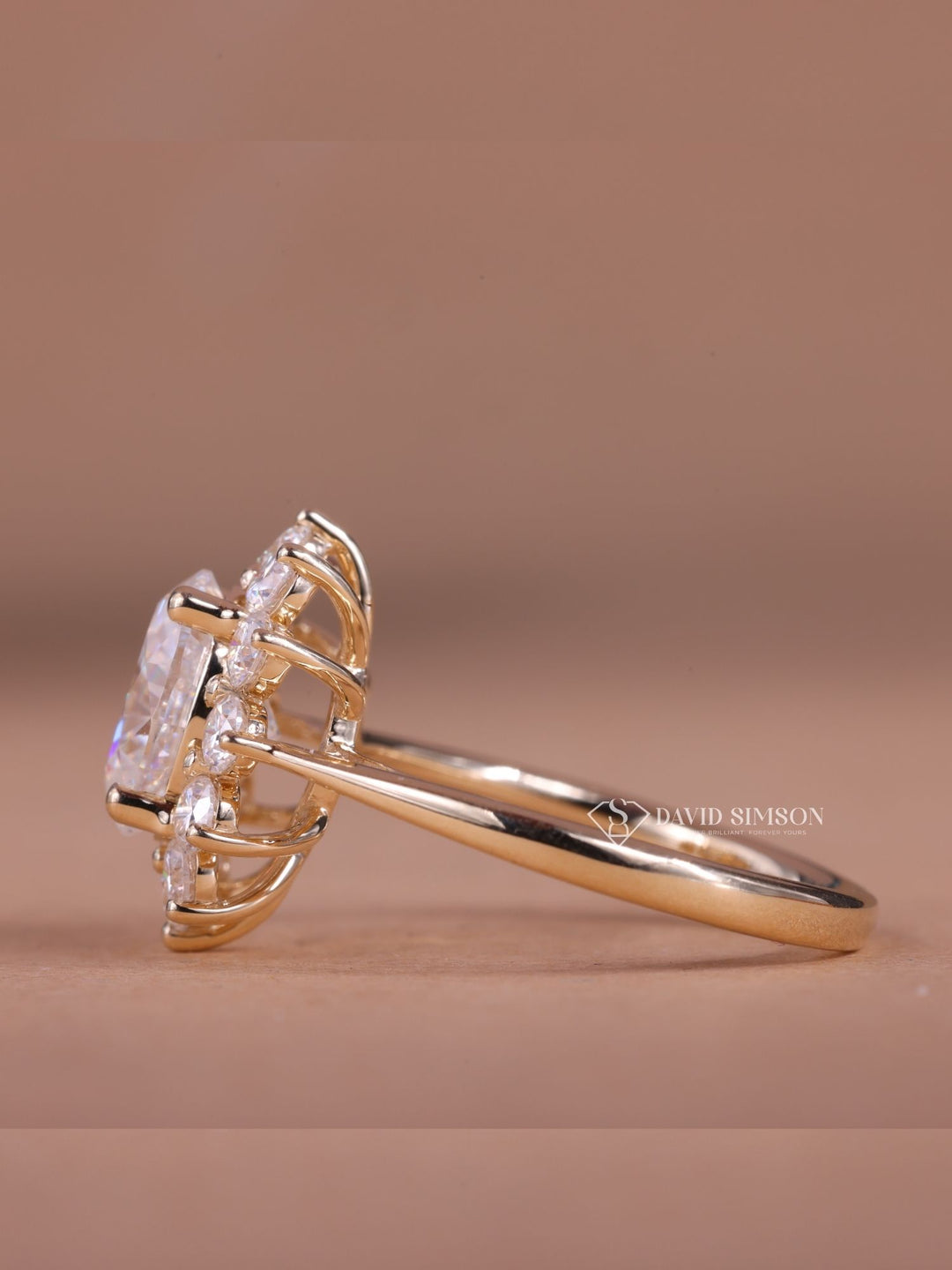 2.0CT-3.0CT Oval Cut Moissanite Floral Halo Diamond Engagement Ring