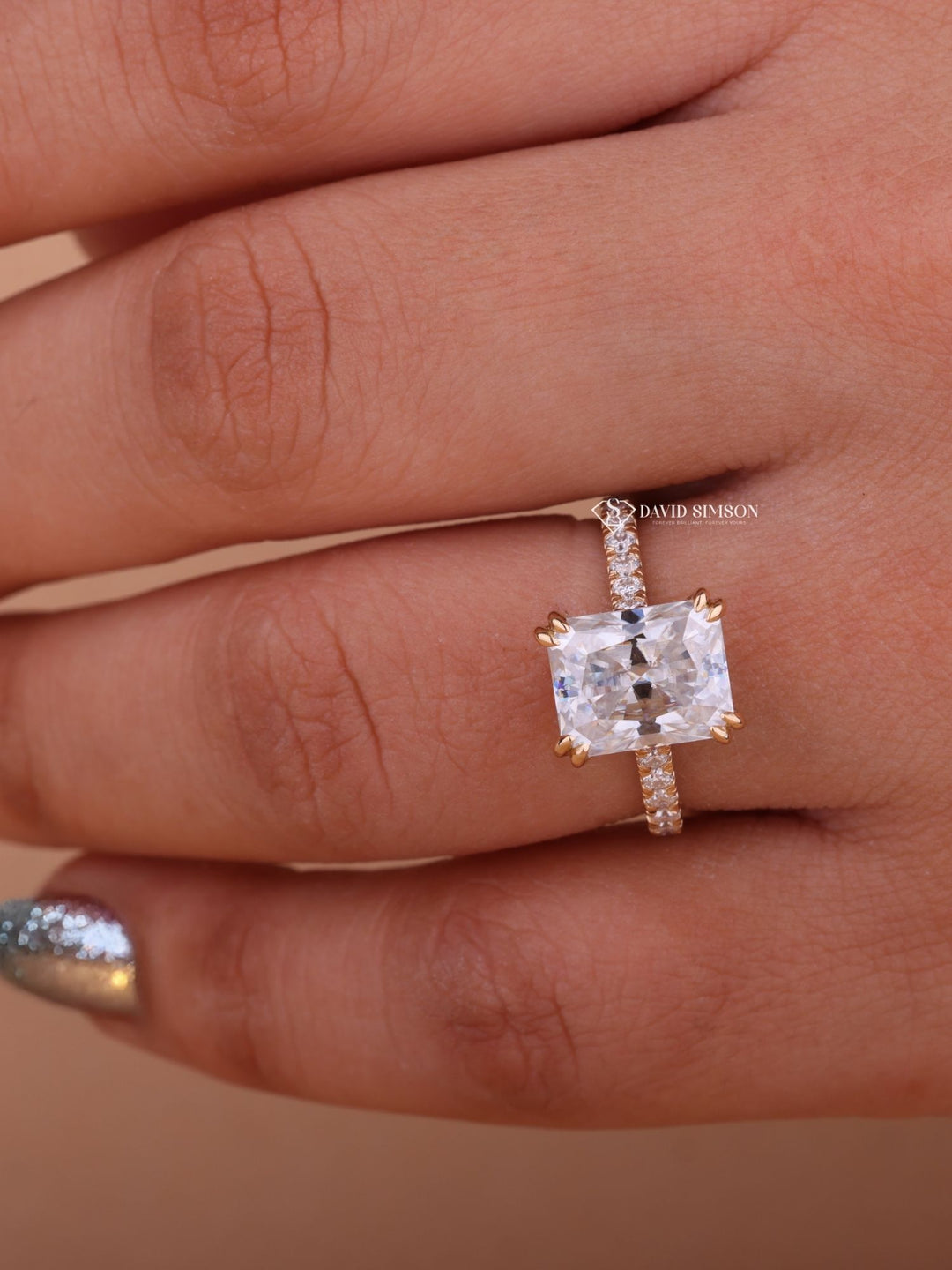 2.0CT-3.0CT Radiant Cut Moissanite Hidden Halo Diamond Engagement Ring