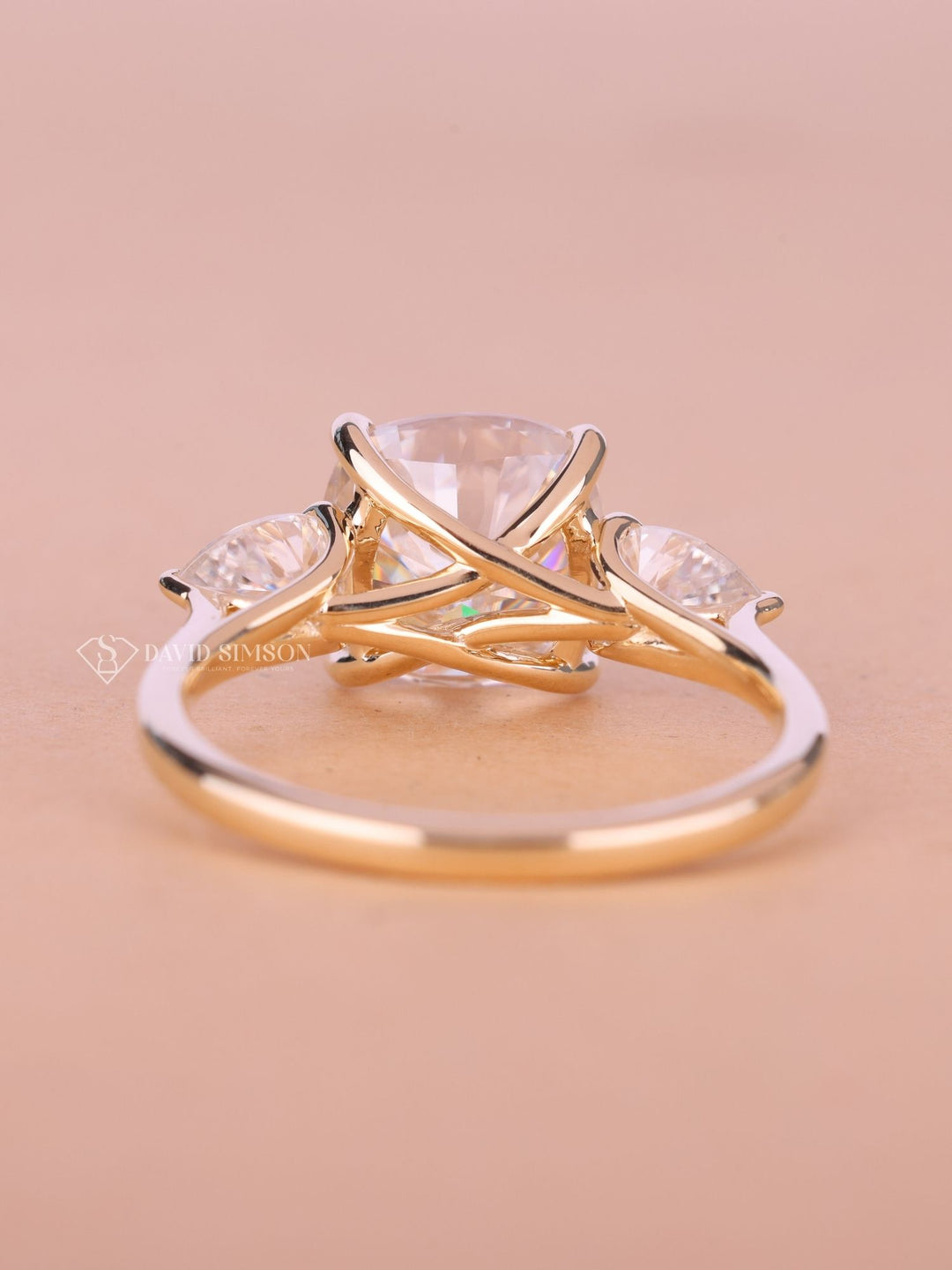 2.50CT-3.50CT Cushion Cut Moissanite Diamond Trilogy Engagement Ring