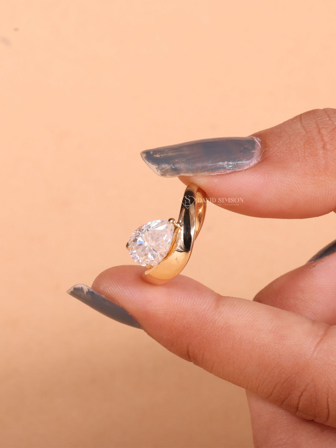 2.0CT-3.0CT Pear Cut Moissanite Diamond Curved Dome Engagement Ring