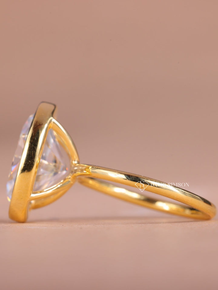 6.0CT-8.0CT Oval Cut Moissanite Diamond Bezel Set Engagement Ring