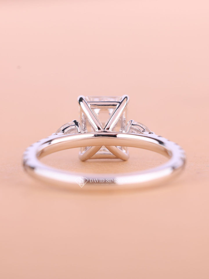 2.50CT-3.50CT Emerald Cut Moissanite Diamond Three Stone Engagement Ring