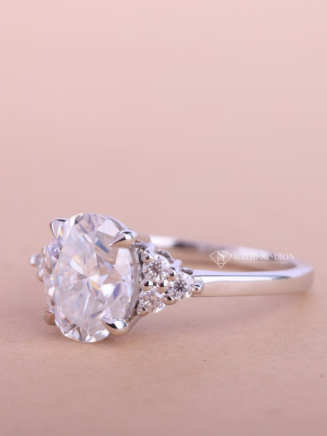 2.50CT-3.50CT Oval Cut Moissanite Cluster Diamond Engagement Ring