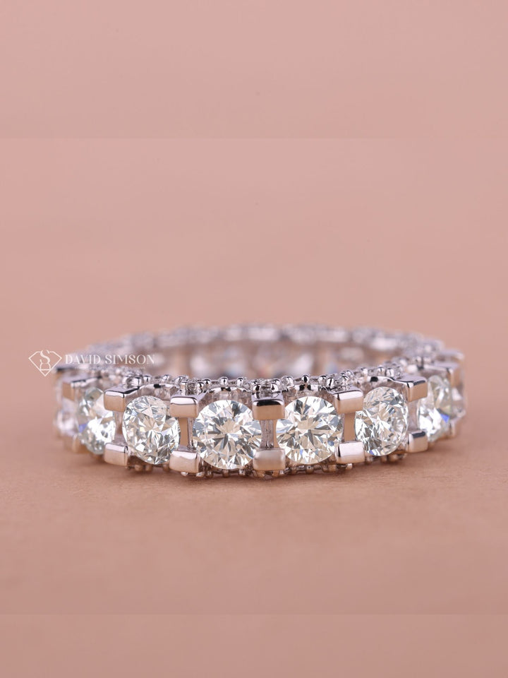 Round Cut Moissanite Shared Prongs Diamond Full Eternity Wedding Band