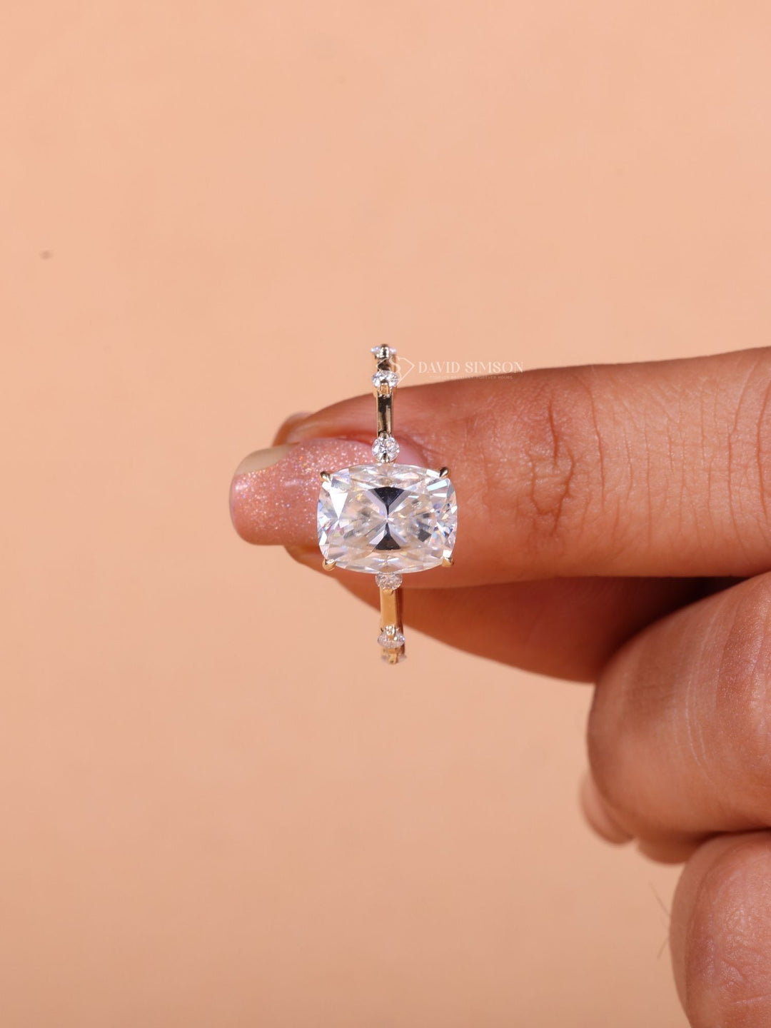 2.50CT-3.50CT Elongated Cushion Cut Moissanite Distance Diamond Engagement Ring