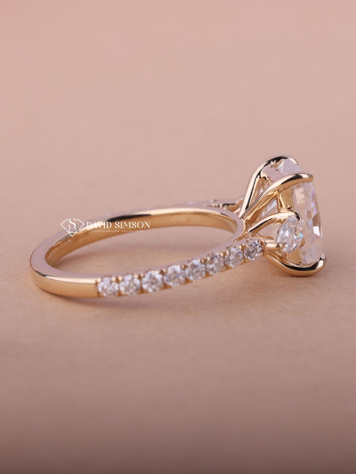 2.0CT-3.0CT Radiant Cut Moissanite Three Stone Diamond Pave Engagement Ring