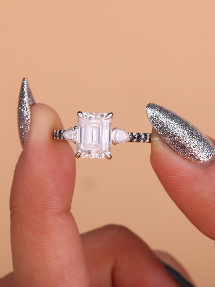 2.50CT-3.50CT Emerald Cut Moissanite Diamond Three Stone Engagement Ring