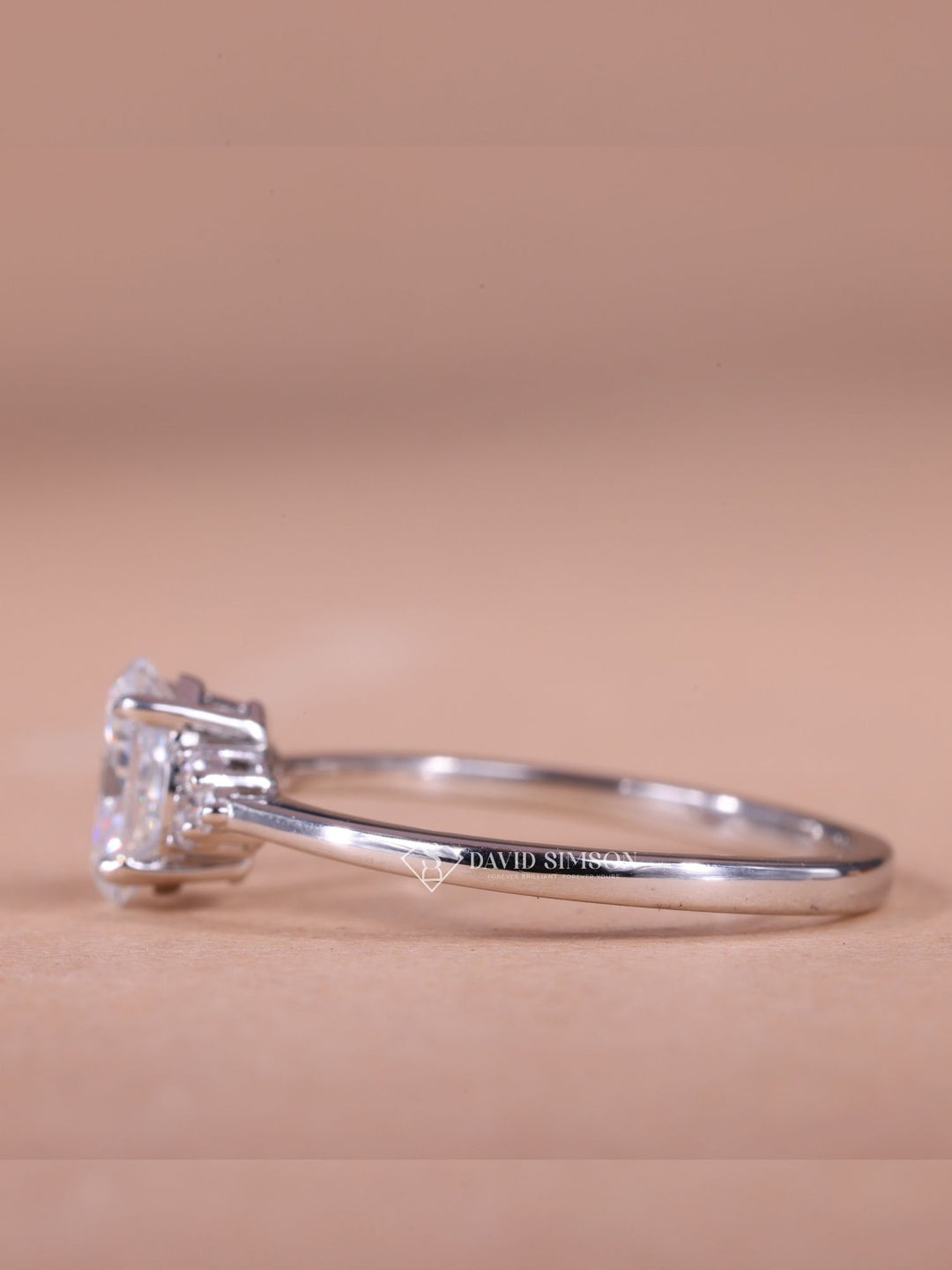 1.0CT-2.0CT Oval Cut Moissanite Diamond Cluster Engagement Ring