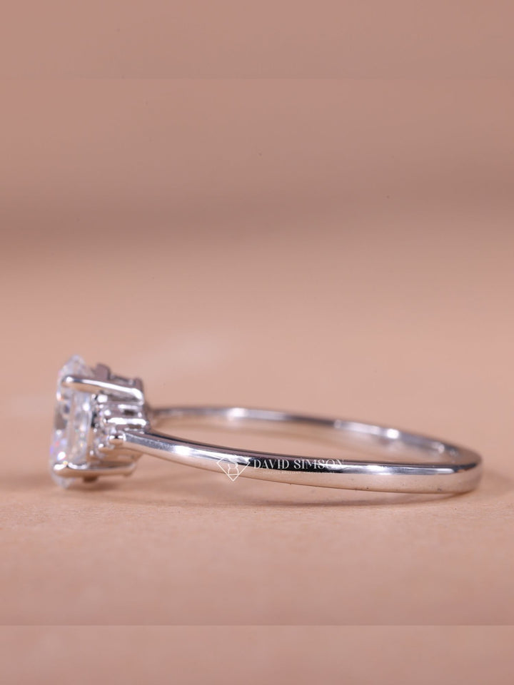 1.0CT-2.0CT Oval Cut Moissanite Diamond Cluster Engagement Ring