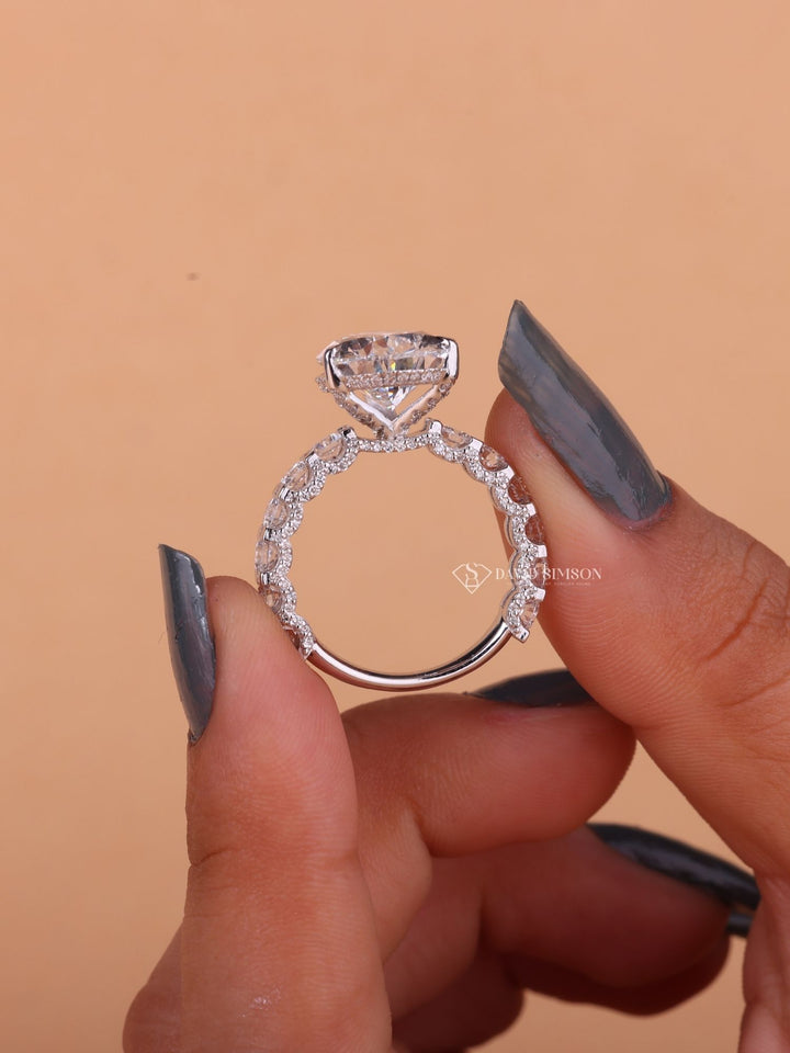 5.0CT-7.0CT Pear Cut Moissanite Diamond Hidden Halo & Unique Pave Engagement Ring