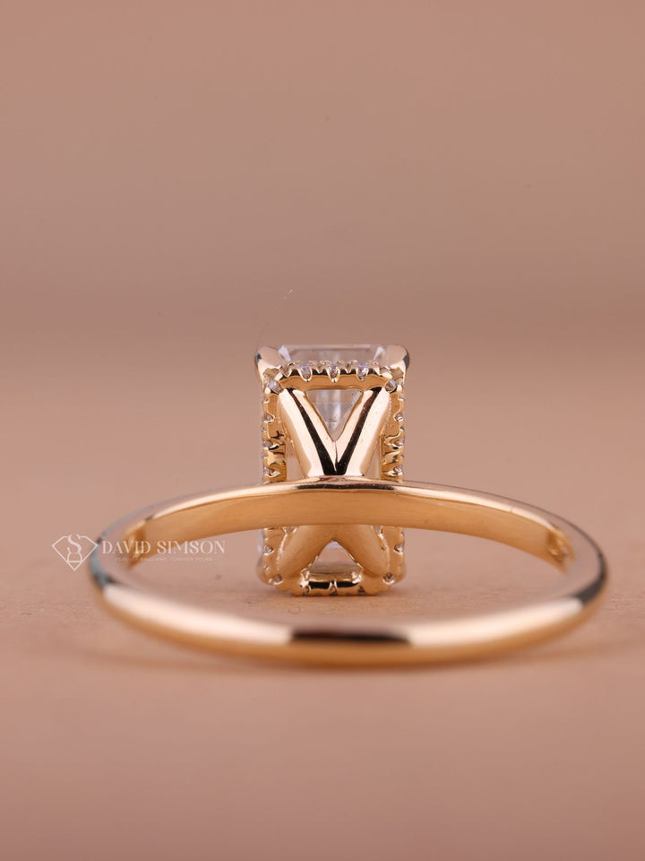 3.0CT-4.0CT Emerald Cut Moissanite Diamond Hidden Halo Engagement Ring