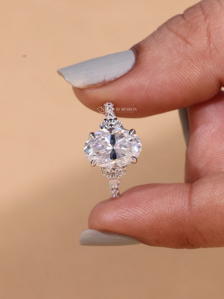 3.0CT-4.0CT Oval Cut Moissanite Cluster Diamond Engagement Ring