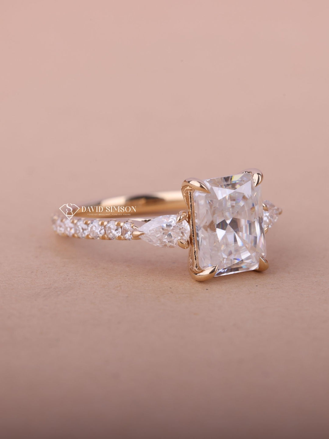 2.0CT-3.0CT Radiant Cut Moissanite Three Stone Diamond Pave Engagement Ring