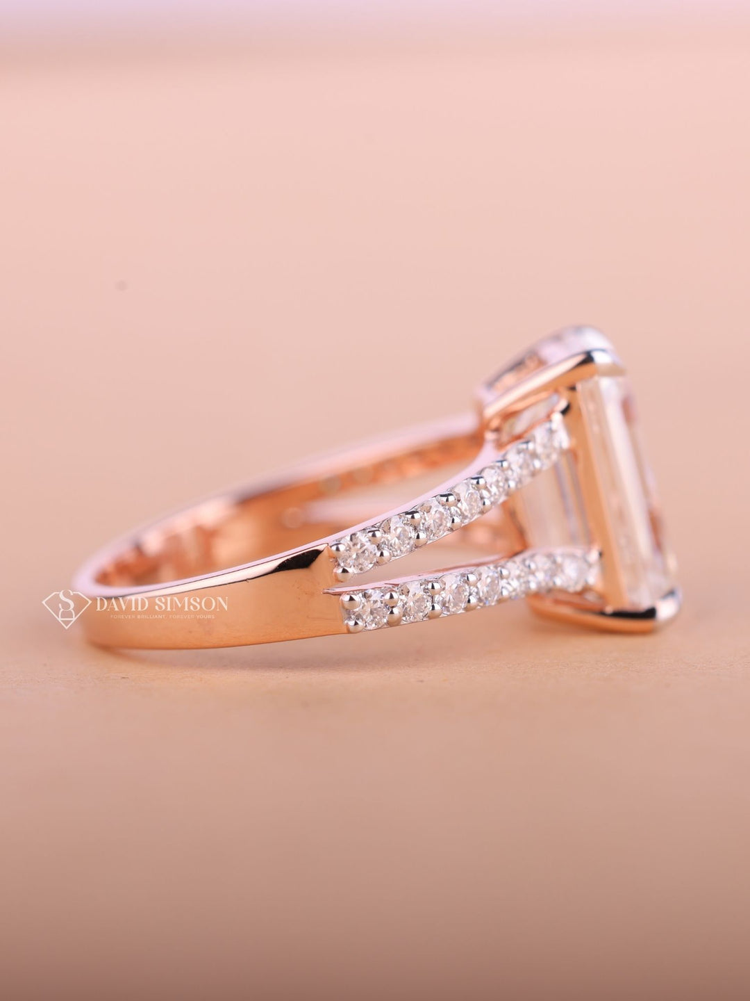 4.0CT-6.0CT Emerald Cut Moissanite Diamond Shank Engagement Ring