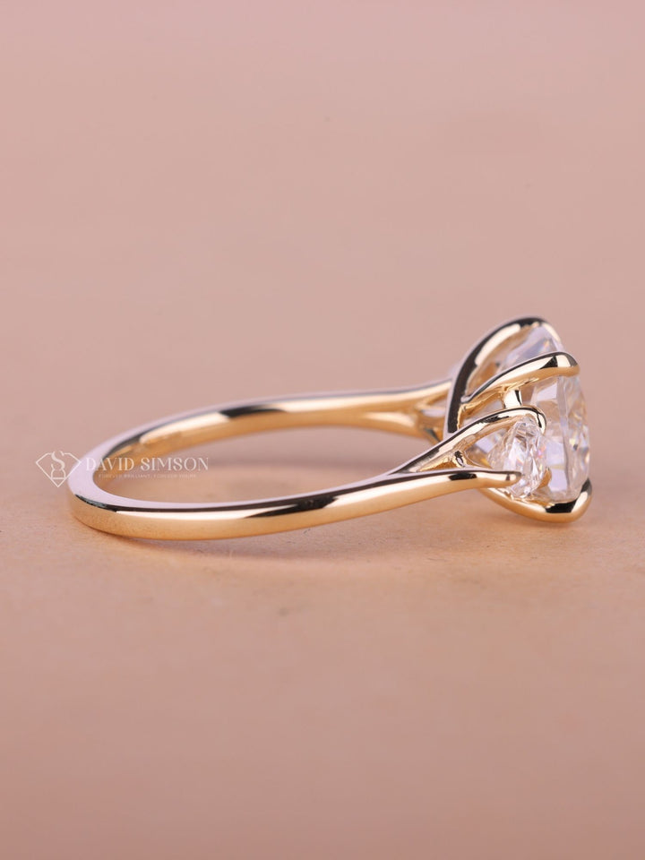 2.50CT-3.50CT Cushion Cut Moissanite Diamond Trilogy Engagement Ring