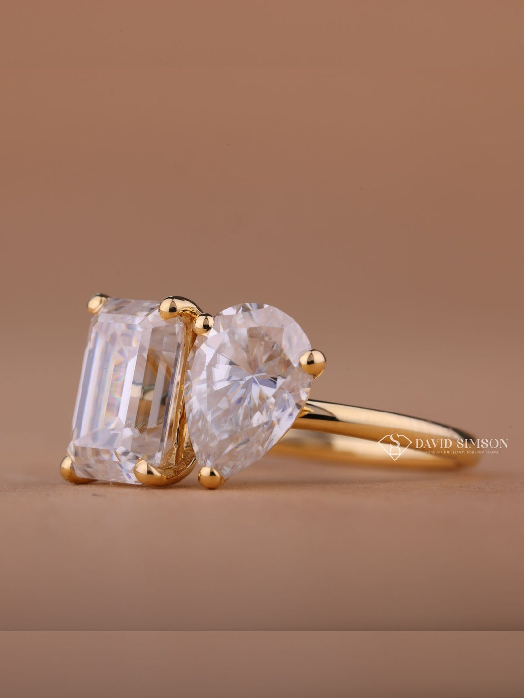 2.50CT Emerald & 2.0CT Pear Cut Moissanite Toi et Moi Diamond Engagement Ring