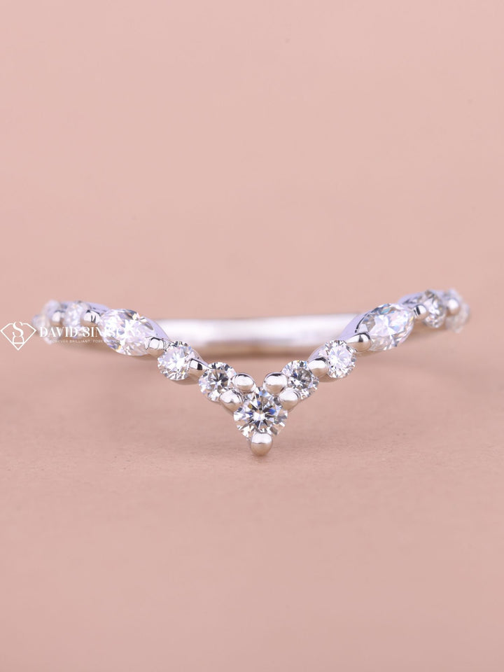 Round & Marquise Cut Moissanite Curved Diamond Wedding Band