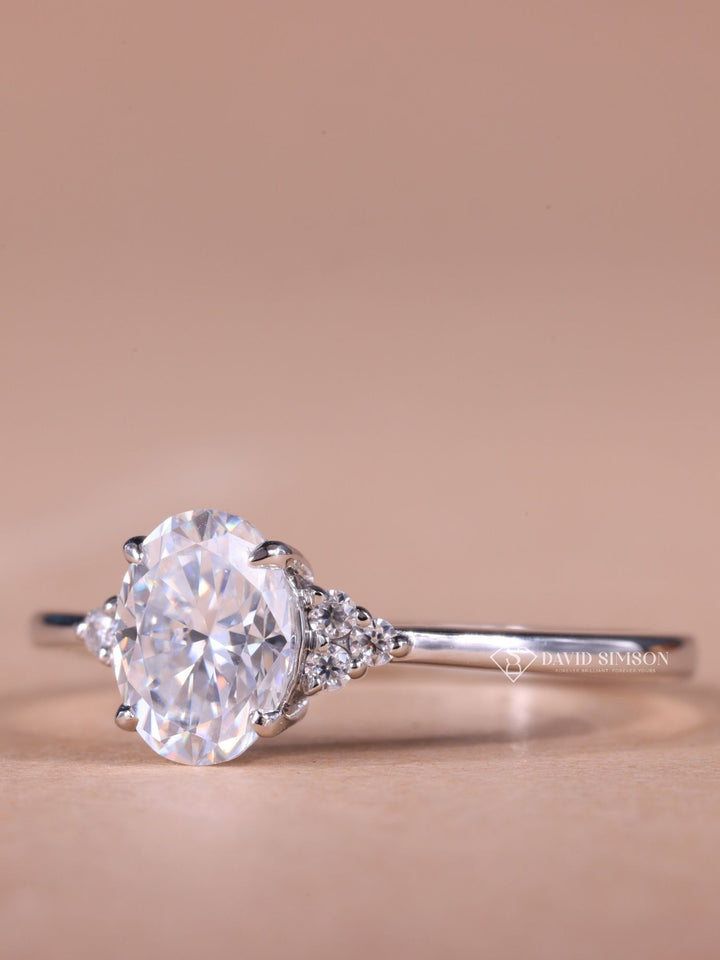 1.0CT-2.0CT Oval Cut Moissanite Diamond Cluster Engagement Ring