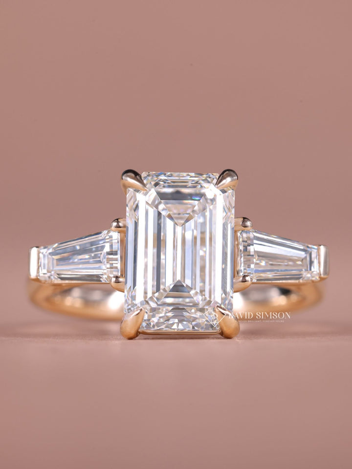 3.0CT-4.0CT Emerald Cut Moissanite Three Stone Diamond Engagement Ring