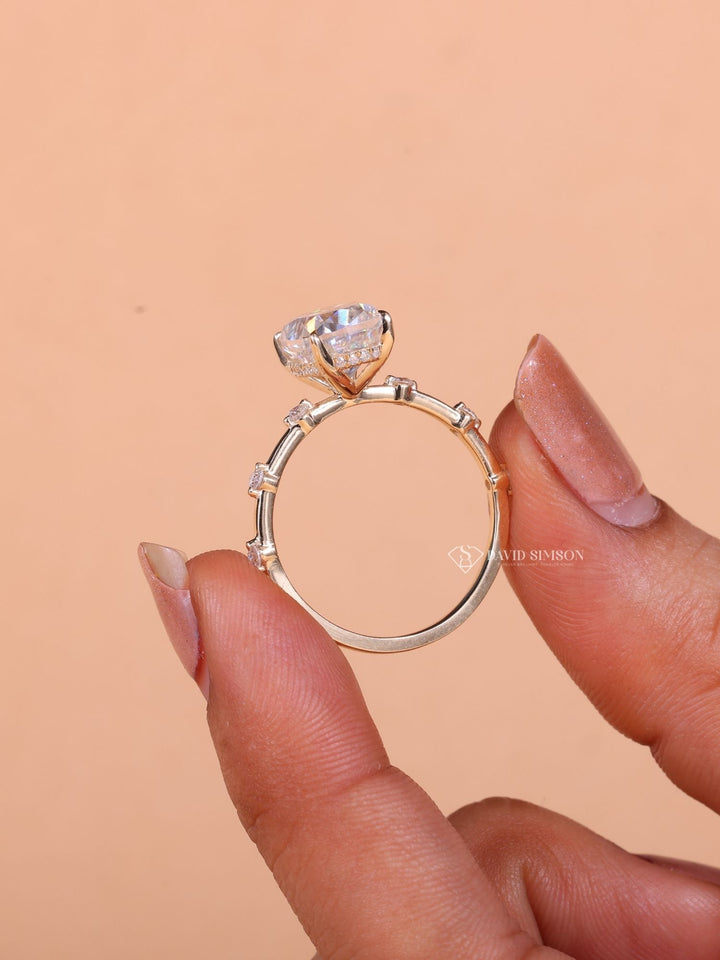 2.50CT-3.50CT Elongated Cushion Cut Moissanite Distance Diamond Engagement Ring