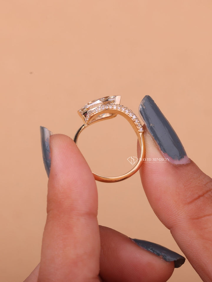 2.50CT-3.50CT Yellow Marquise Cut Moissanite Diamond Unique Engagement Ring