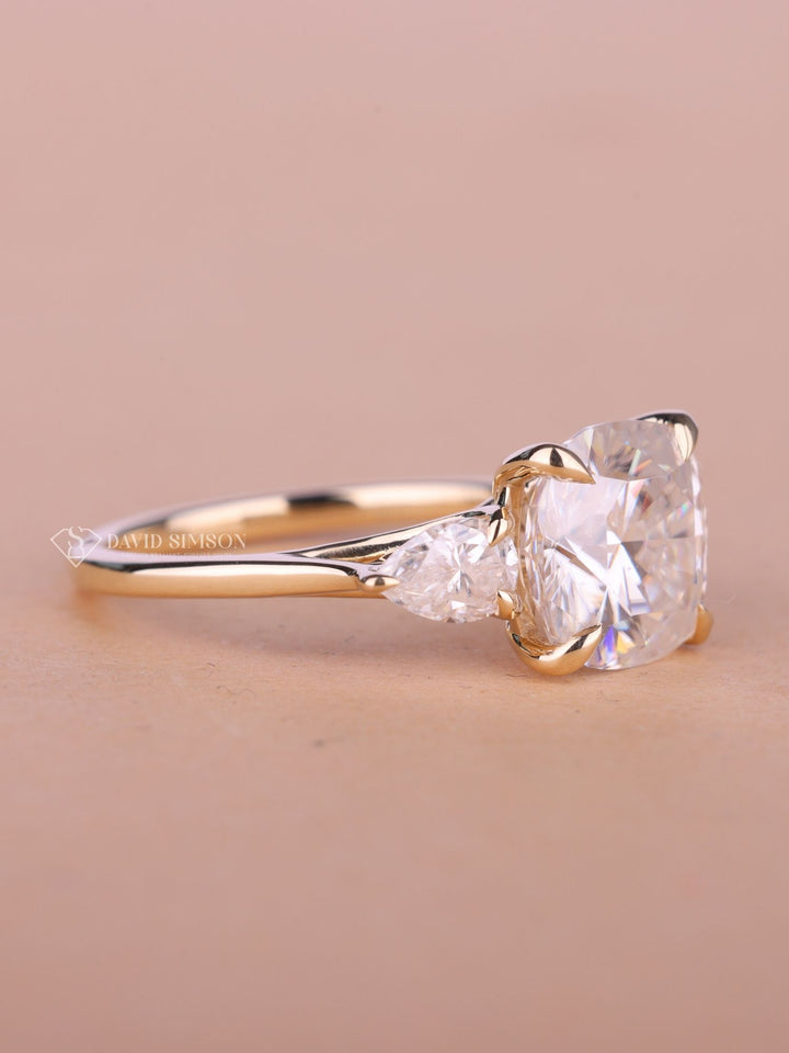 2.50CT-3.50CT Cushion Cut Moissanite Diamond Trilogy Engagement Ring