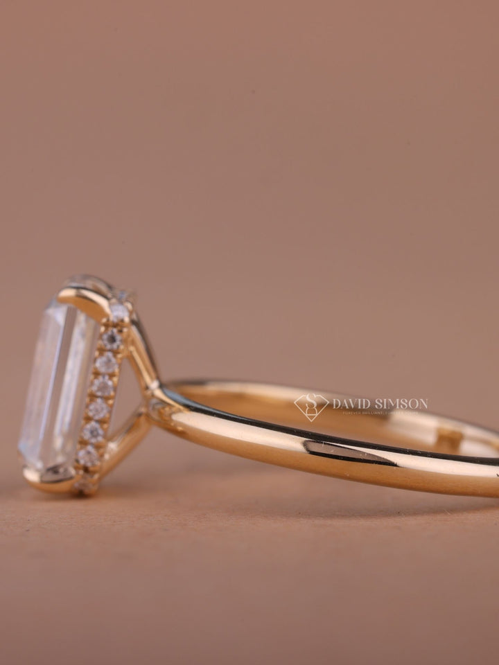 3.0CT-4.0CT Emerald Cut Moissanite Diamond Hidden Halo Engagement Ring