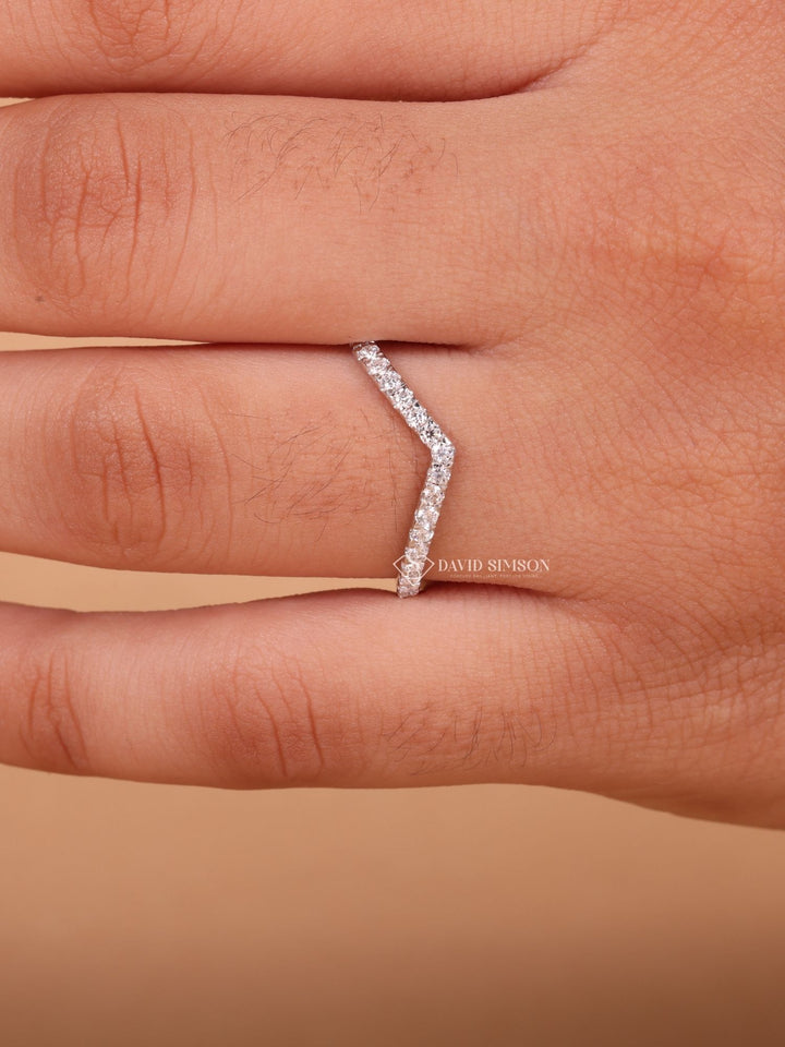 Round Cut Moissanite Diamond Curved Wedding Band