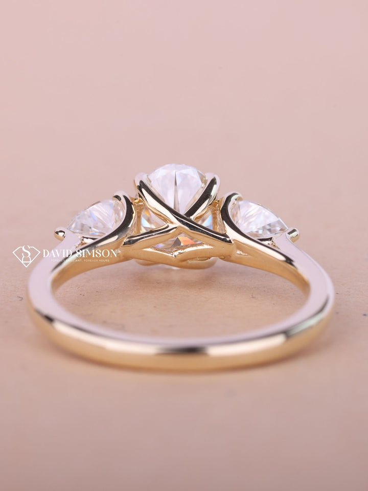 2.0CT-3.0CT Oval Cut Moissanite Diamond Three Stone Engagement Ring