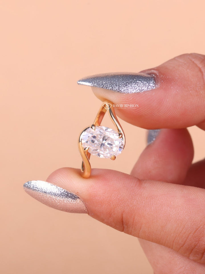 3.0CT-4.0CT Oval Cut Moissanite Diamond Bypass Engagement Ring