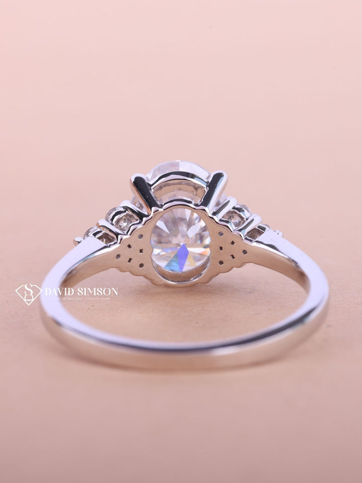 2.50CT-3.50CT Oval Cut Moissanite Cluster Diamond Engagement Ring