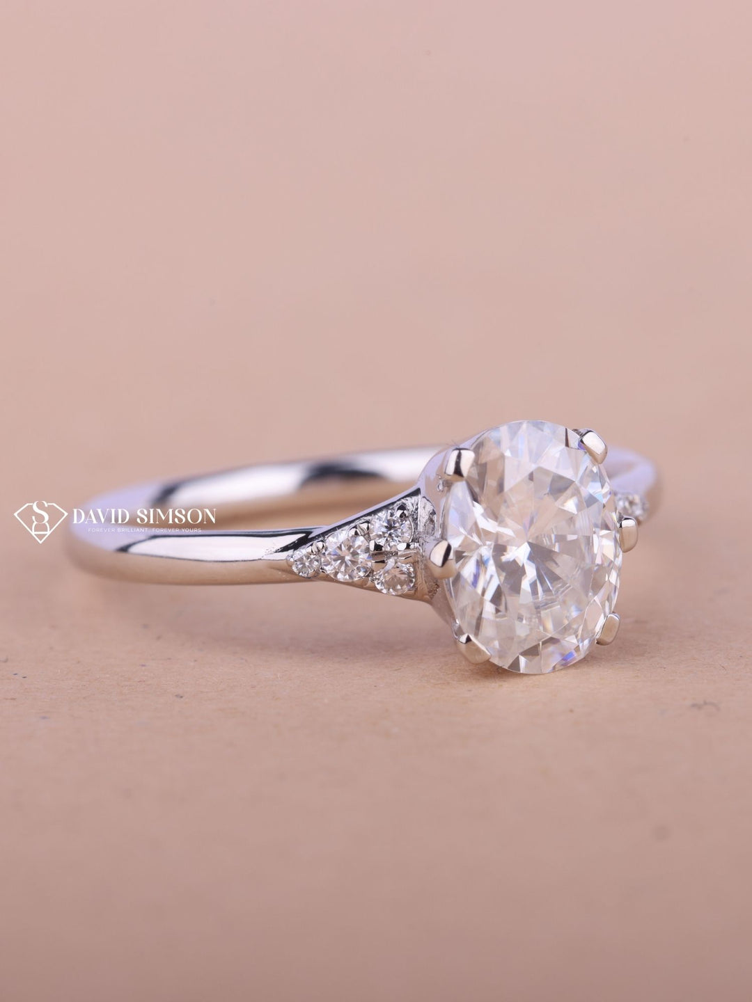 2.0CT-4.0CT Oval Cut Moissanite Cluster Diamond Engagement Ring