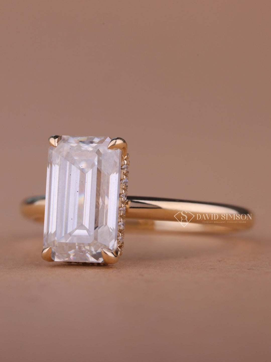 3.0CT-4.0CT Emerald Cut Moissanite Diamond Hidden Halo Engagement Ring