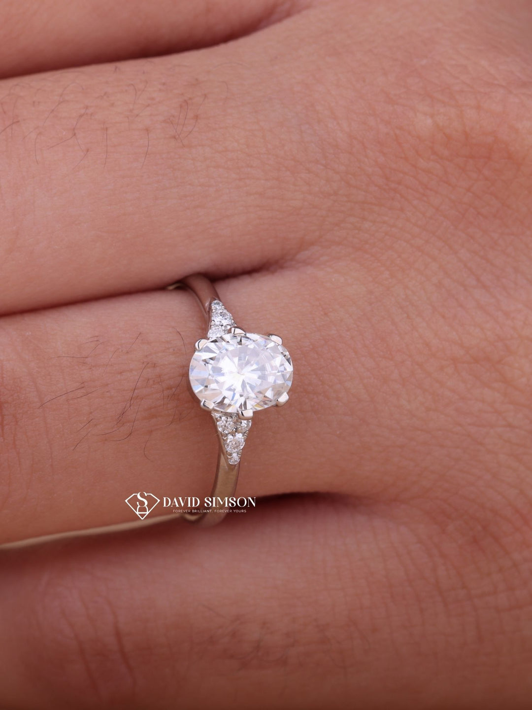 2.0CT-4.0CT Oval Cut Moissanite Cluster Diamond Engagement Ring