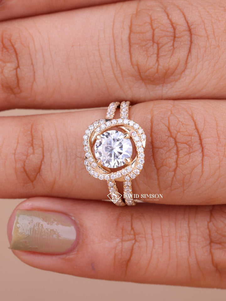 0.50CT-1.50CT Round Cut Moissanite Flower Halo Diamond Engagement Ring
