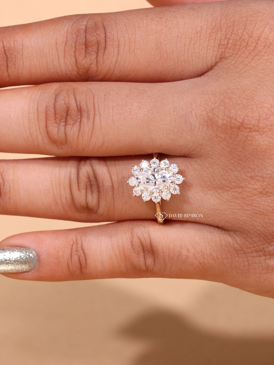 2.0CT-3.0CT Oval Cut Moissanite Floral Halo Diamond Engagement Ring