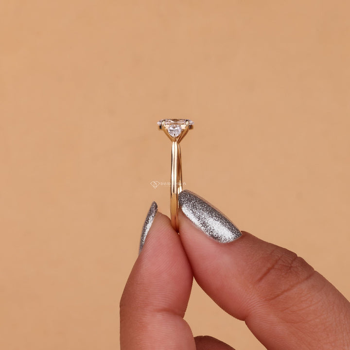 Oval Cut Engagement Ring
2 Carat Oval Moissanite
Conflict Free Ring
