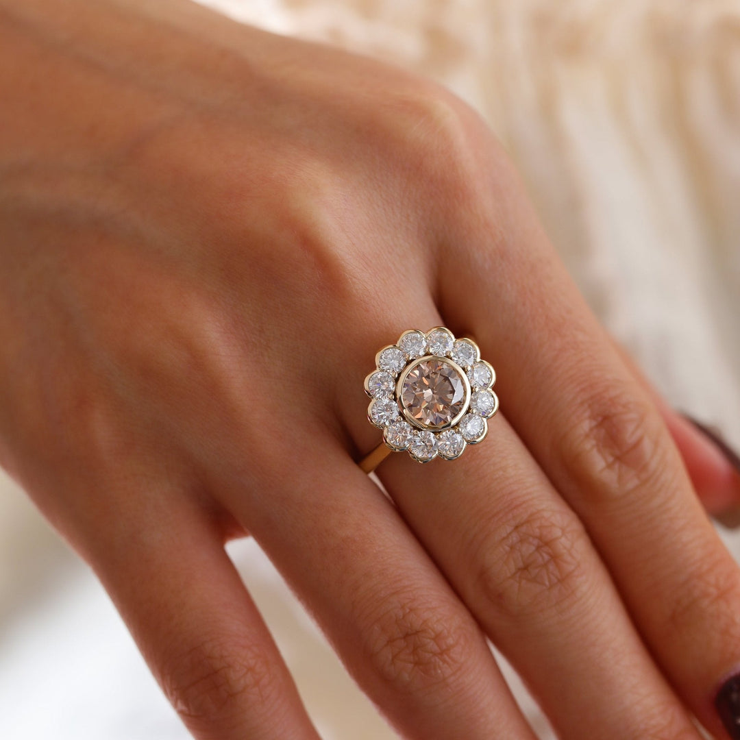 Flower Halo Ring
Light Brown Diamond
2 Carat Diamond
3 Carat Diamond
